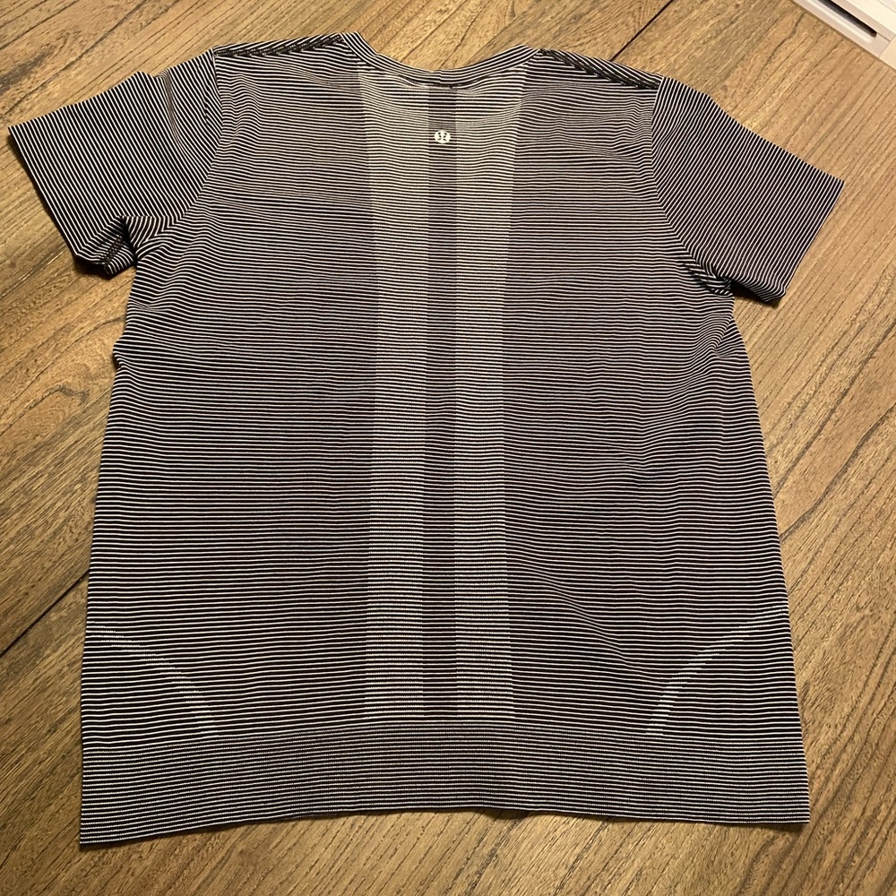Lululemon Swiftly Relaxed Fit Short Sleeve Shirt